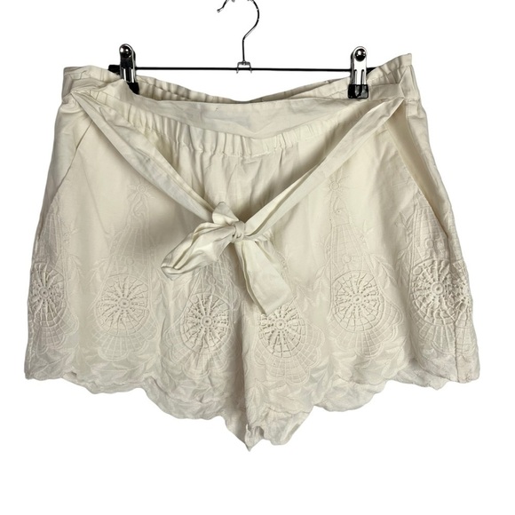 Ann Taylor LOFT Ivory White Embroidered Scallop Hem Tie Waist Shorts M - Picture 1 of 4